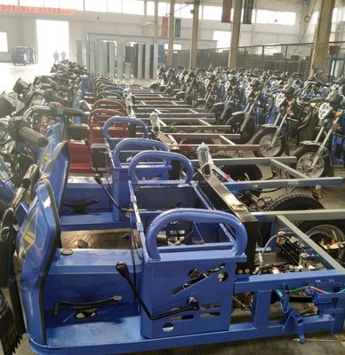 La Chine 300cc BestSale HeavyLoadingDeliveryCargoPetrolTypeThreeWheelMotorbikeBenzinTruckTrailersCargoTricycleMotorcycle