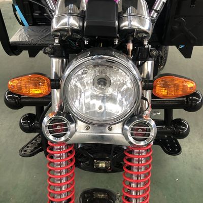La cabine incluse 150cc 50km/H a couvert la moto de trois roues